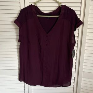 ***new with tags never worn*** Fortune+Ivy Large burgundy casual dress shirt.